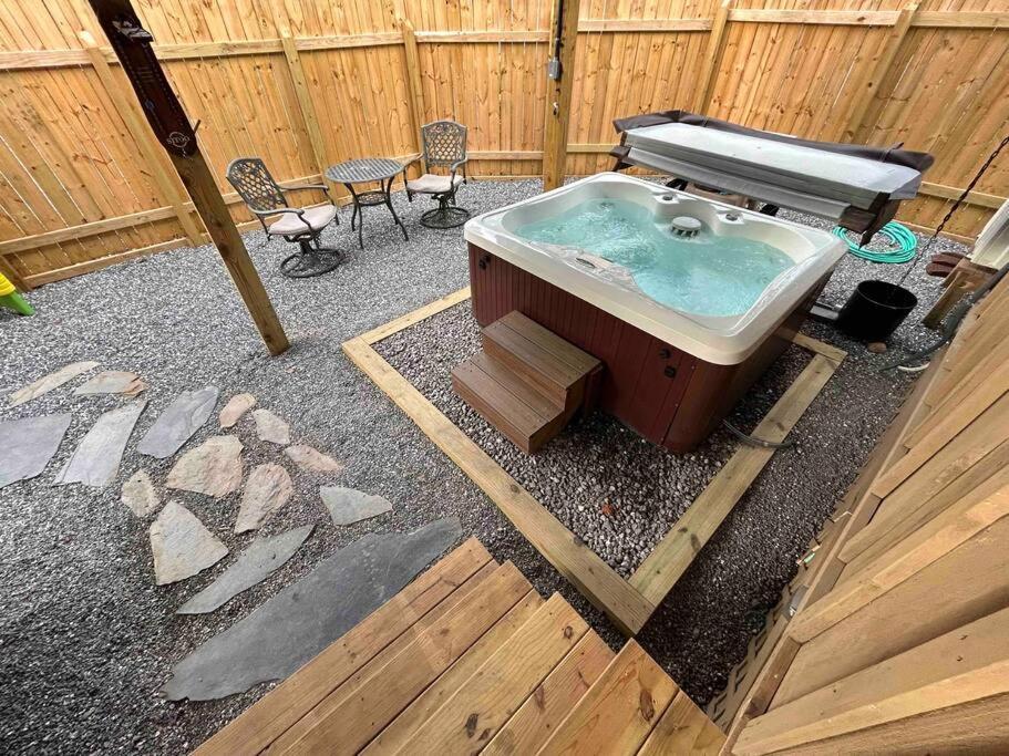 Blissful Nook Tiny Home ~ Cozy Retreat W/ Hot Tub; Near Town And Deep Creek Bryson City Extérieur photo
